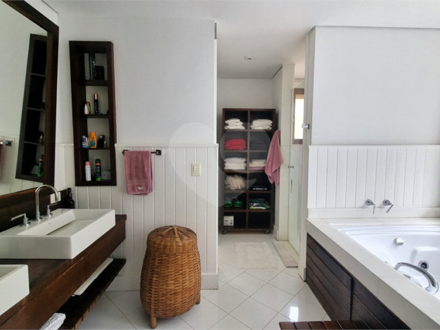 Casa à venda ou para alugar com 5 suítes em Serra da Cantareira, Mairiporã, SP