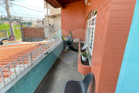 Casa à venda com 3 quartos, sendo 1 suíte, em Vila Júlia, Poá, SP