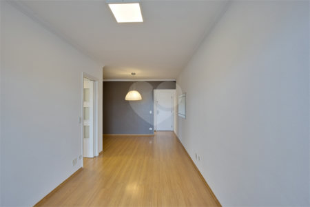 Apartamento à venda com 3 quartos, sendo 1 suíte, em Alto da Boa Vista, São Paulo, SP