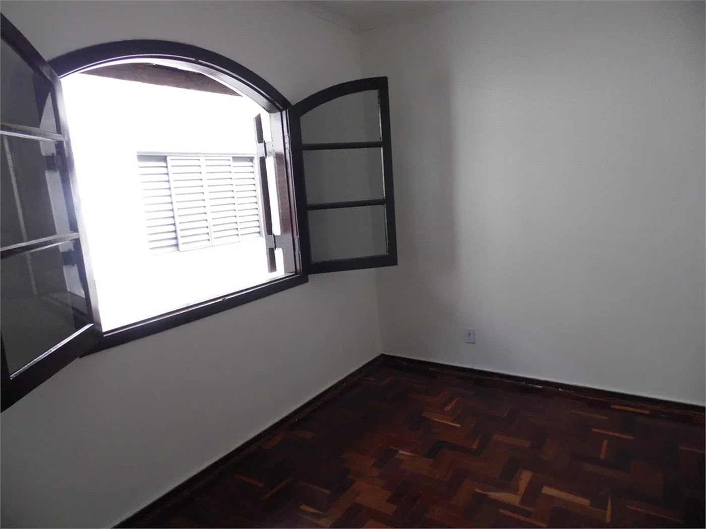 Casa à venda com 5 quartos, sendo 3 suítes, em Vila São Francisco, São Paulo, SP