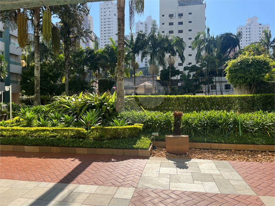 Apartamento à venda com 3 suítes em Real Parque, São Paulo, SP