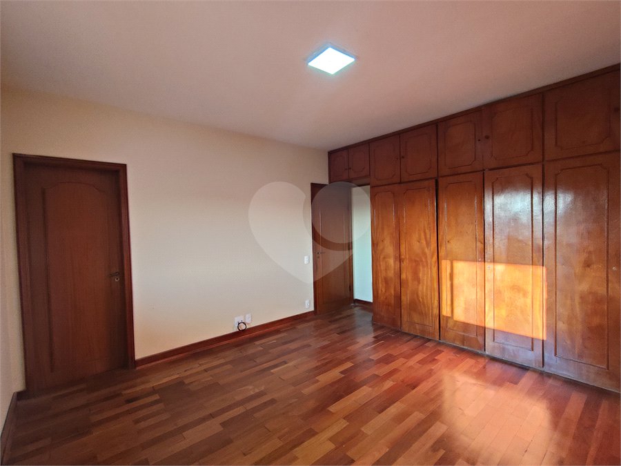 Casa à venda ou para alugar com 5 quartos, sendo 3 suítes, em Vila Maria, Itapetininga, SP