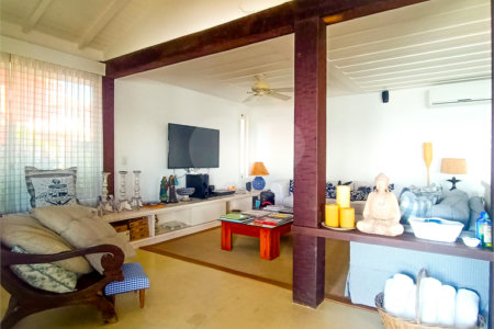 Casa à venda com 5 quartos, sendo 4 suítes, em Manguinhos, Armação dos Búzios, RJ