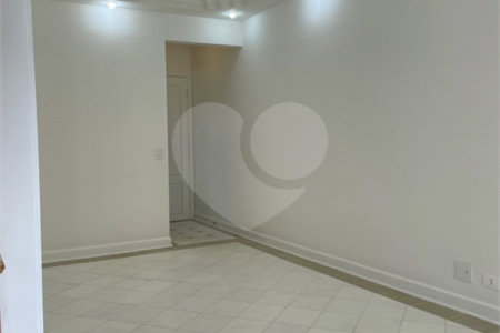 Apartamento à venda com 3 quartos, sendo 1 suíte,  em Vila Suzana, São Paulo, SP
