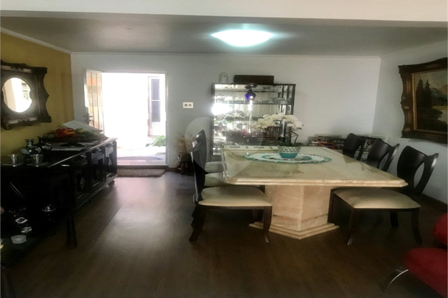 Sobrado à venda com 4 quartos, sendo 1 suíte, em Vila Gustavo, São Paulo, SP