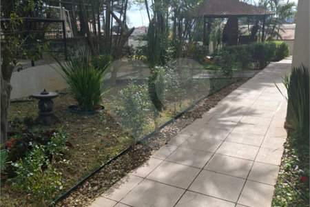 Apartamento à venda com 3 quartos, sendo 1 suíte,  em Vila São Sebastião, Mogi das Cruzes, SP
