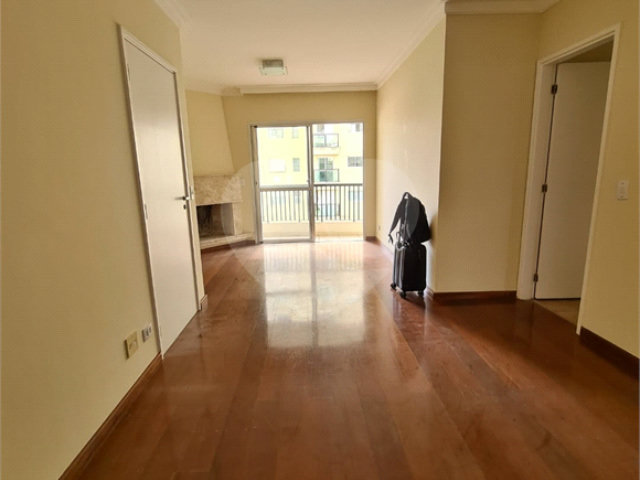 Apartamento à venda com 3 quartos, sendo 1 suíte,  em Alto da Boa Vista, São Paulo, SP
