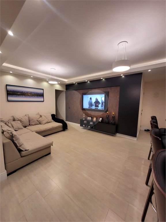 Apartamento à venda com 3 quartos, sendo 1 suíte,  em Vila Suissa, Mogi das Cruzes, SP