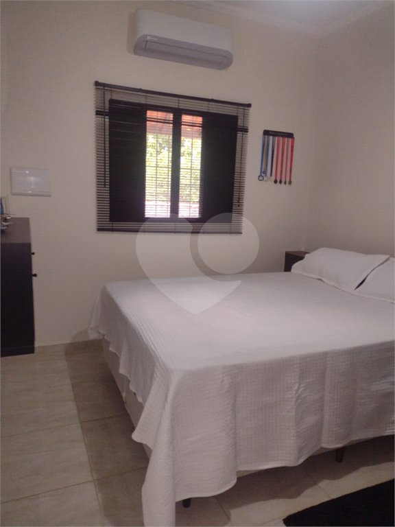 Casa à venda com 3 quartos, sendo 1 suíte, no condomínio Acmti - Colinas do Mosteiro, Terras de Itaici e Recanto dos Pássaros, Indaiatuba - SP