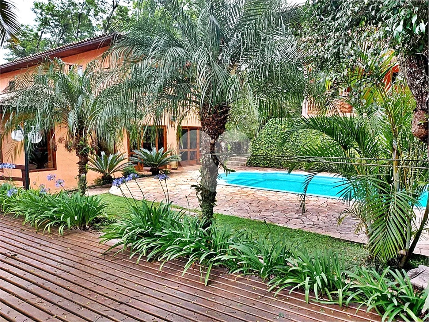 Casa à venda com 4 quartos, sendo 2 suítes, no condomínio Parque Imperial da Cantareira, Mairiporã - SP