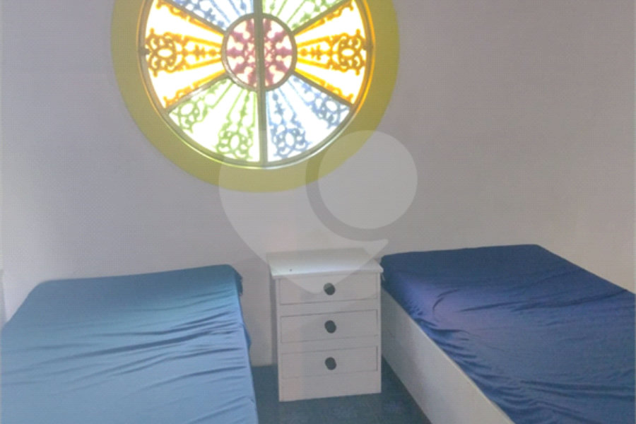 Casa à venda com 4 quartos, sendo 2 suítes,  no condomínio Cinco Lagos, Mairiporã - SP