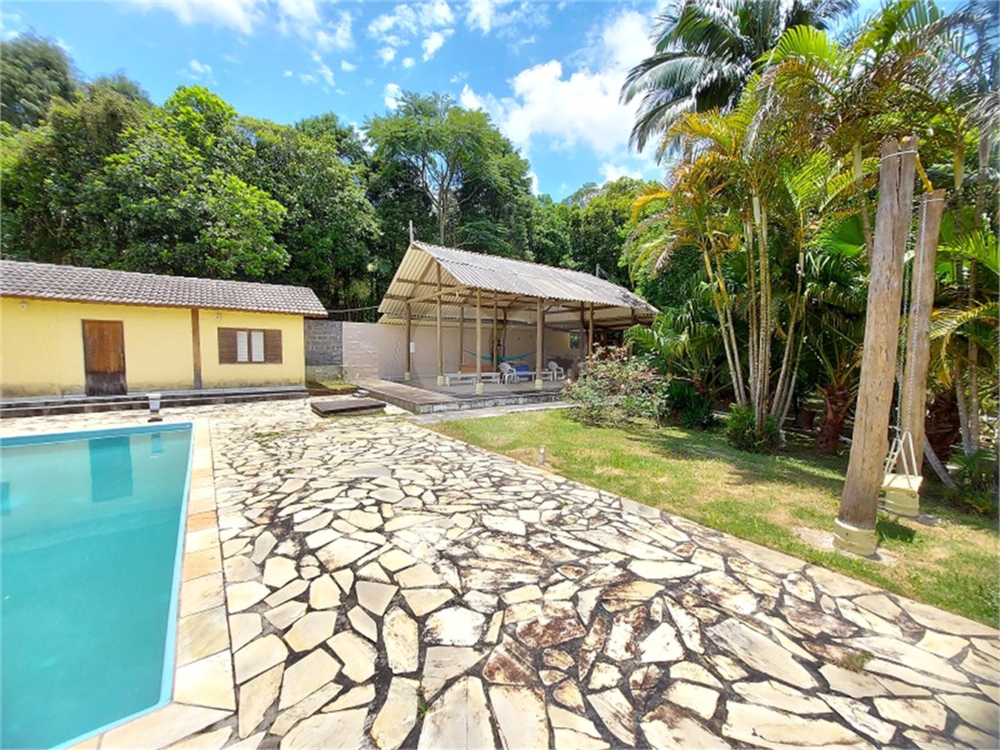 Casa à venda com 4 quartos, sendo 1 suíte, no Centro, Ibiúna, SP