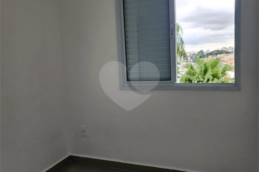 Casa à venda com 2 quartos, sendo 1 suíte, no condomínio Residencial Sanches, São Paulo - SP