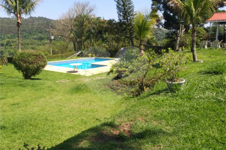 Chácara à venda com 4 quartos, sendo 2 suítes,  em Batatuba, Piracaia, SP