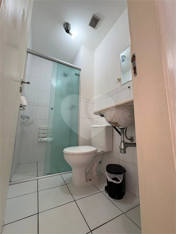 Casa à venda com 3 quartos, sendo 1 suíte, no condomínio New Village, Cotia - SP