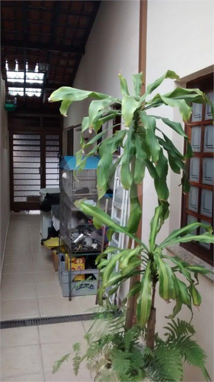 Casa à venda com 2 quartos em Vila Suissa, Mogi das Cruzes, SP