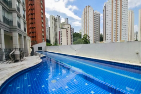 Apartamento à venda com 4 quartos, sendo 2 suítes,  em Vila Andrade, São Paulo, SP