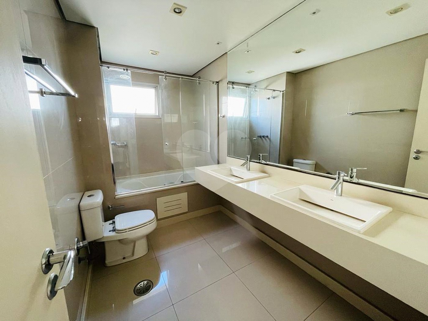 Apartamento à venda ou para alugar com 2 quartos, sendo 1 suíte, em Parque do Morumbi, São Paulo, SP