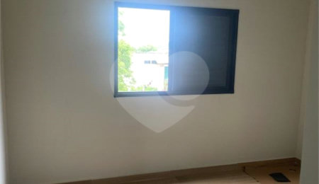 Casa Térrea à venda com 2 suítes em Jardim Santo Antônio, Atibaia, SP