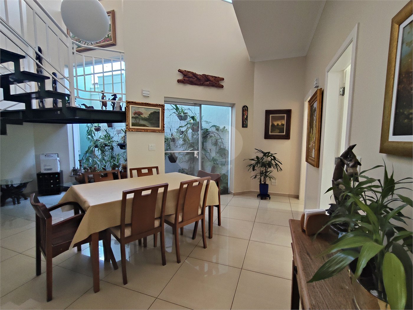Casa para alugar com 6 quartos, sendo 4 suítes,  no Centro, Itapetininga, SP