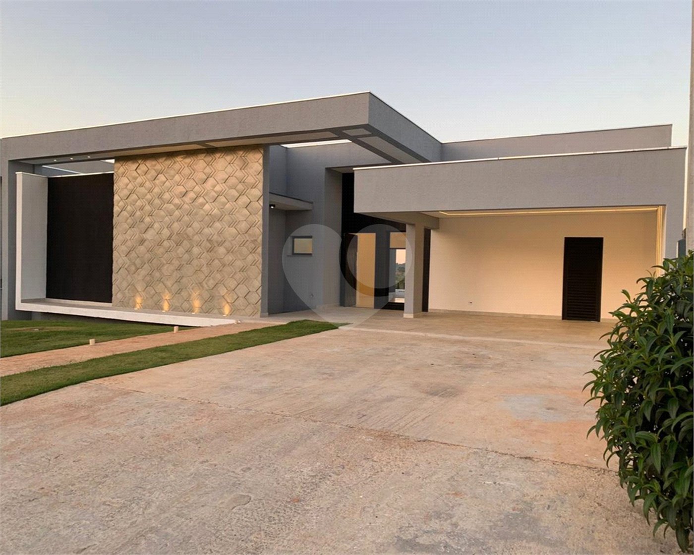 Casa à venda com 3 suítes no condomínio Village Ipanema I, Araçoiaba da Serra - SP