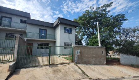 Sobrado à venda com 3 quartos, sendo 1 suíte,  em Chácaras Maringá, Atibaia, SP