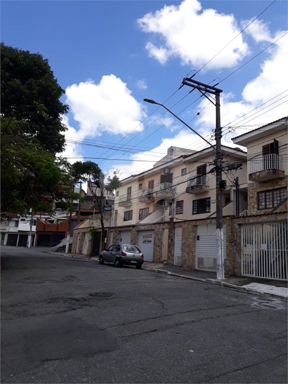 Sobrado com 3 Quartos e 3 banheiros à Venda, 180 m² por R$ 680.000