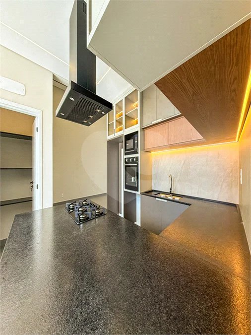 Casa Térrea Evidências - Indaiatuba/SP - R$ 1.950.000,00 - Área Total 307,33 m² - Área Construída 201,90 m² - TÉRREA - 03 suítes sendo a master com closet; Escritório; Lavabo; Cozinha com cooktop, forno, micro-ondas e coifa; Móveis planejados na hall de entrada, sala, escritório, cozinha, gourmet, s