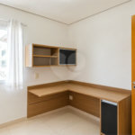 Apartamento de 84m² na Vila Lusitânia, em São Bernardo do Campo, com 3 dormitórios, suíte com varanda, 2 vagas cobertas, depósito privativo e lazer completo.