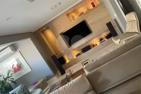 Apartamento na Mooca com 204 m² com vista maravilhosa, sendo 3 suítes e 4vagas.