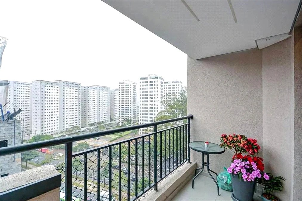 Apartamento à venda com 3 quartos, sendo 1 suíte, em Campo Grande, São Paulo, SP