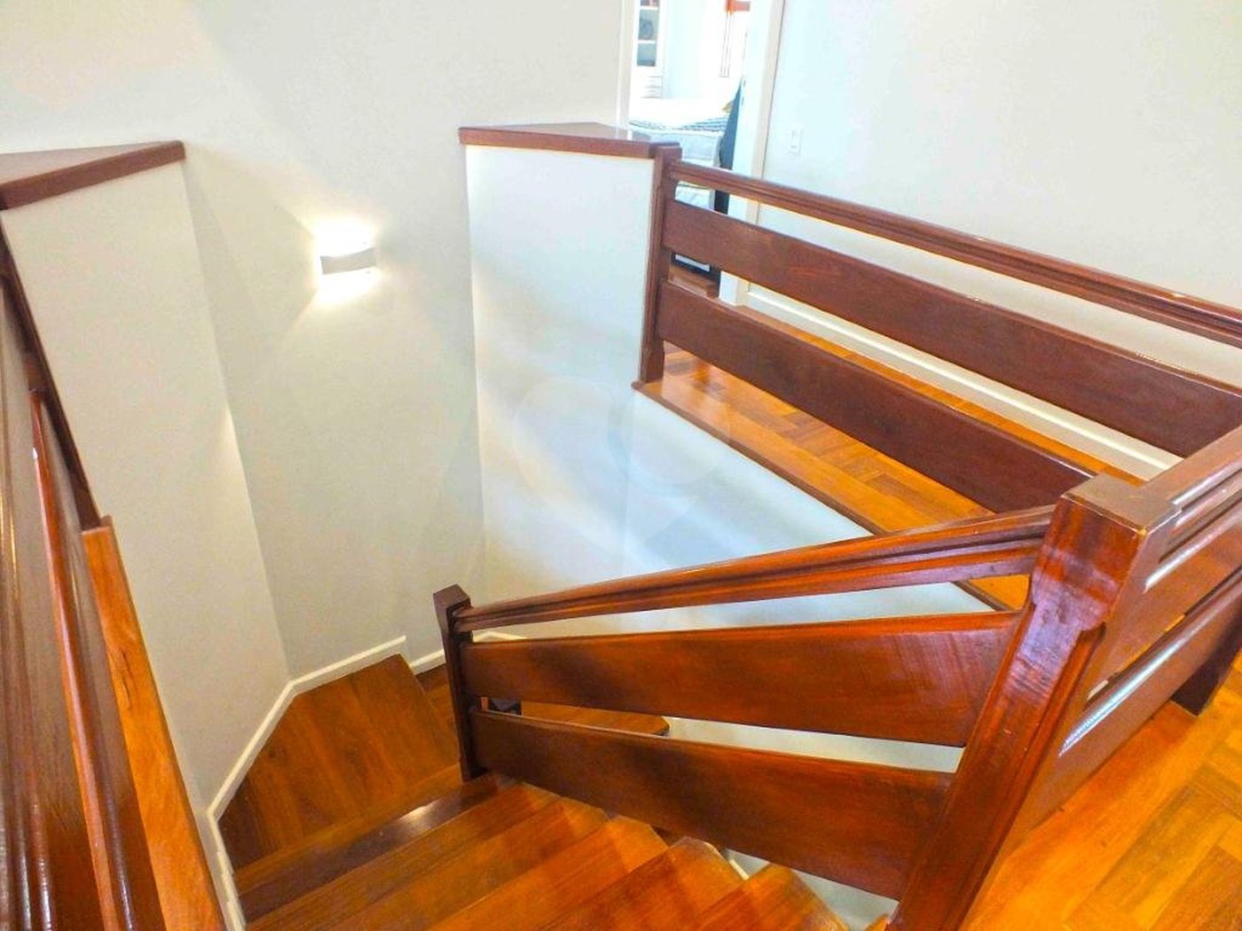 Casa à venda com 5 suítes no condomínio Vilaggio Monte Alegre, São Paulo - SP