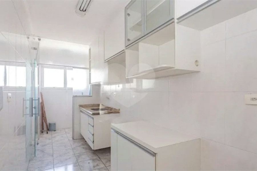 Apartamento a venda 1 dormitório e vaga na Aclimação Sp