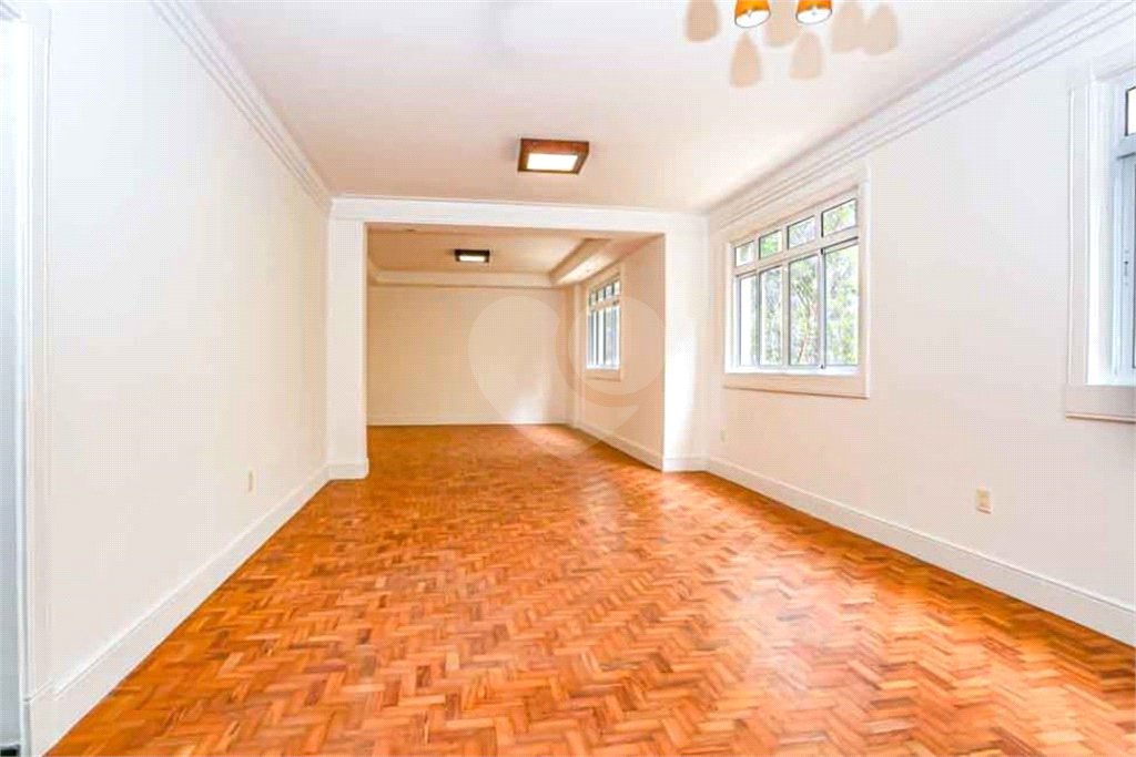 Apartamento na Bela Vista com 228m² 3 dormitorios Aceita e estuda Permuta.