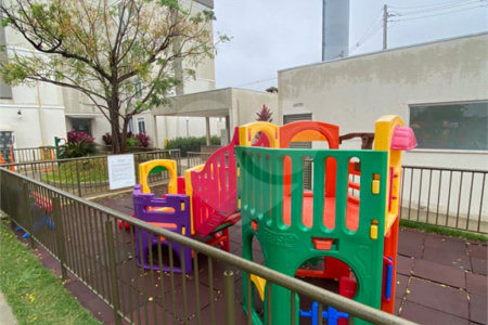 Apartamento no condomínio Monte Berlim