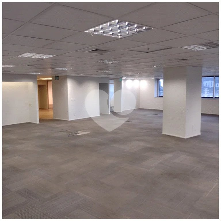 Conjunto comercial para locação na Vila Olímpia 384,81 m², 7 vagas de garagem