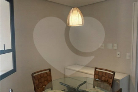 Apartamento à venda no Campo Belo de 245m² com 3 suítes e 3 vagas