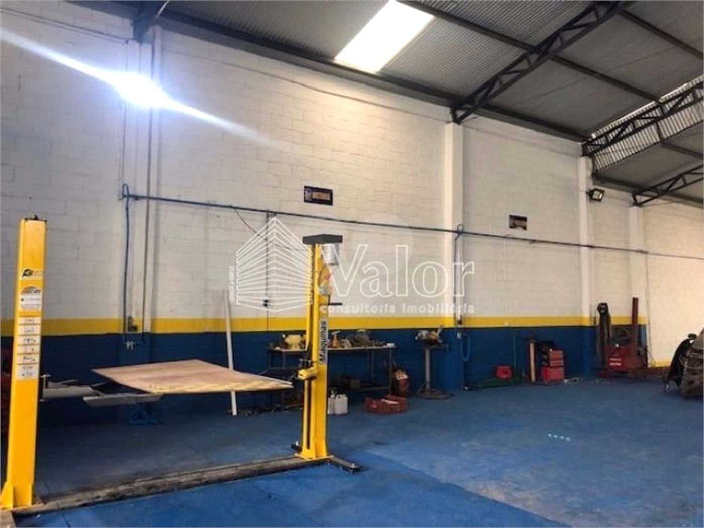 Casa comercial 891,00 m²