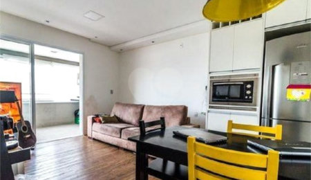 Apartamento à venda com 2 quartos, sendo 1 suíte,  em Parque Industrial Tomas Edson, São Paulo, SP