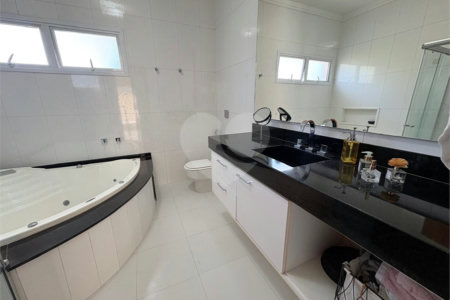 Casa à venda com 3 suítes no condomínio Damha II, São Carlos - SP