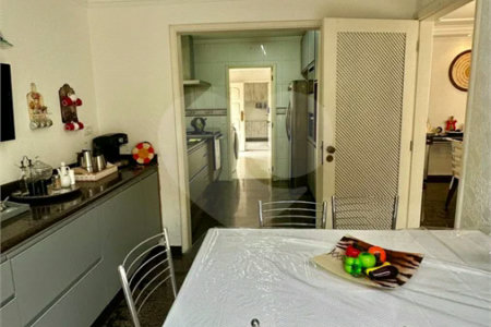 Casa de Alto Padrão à Venda no Parque dos Pássaros – 350 m²