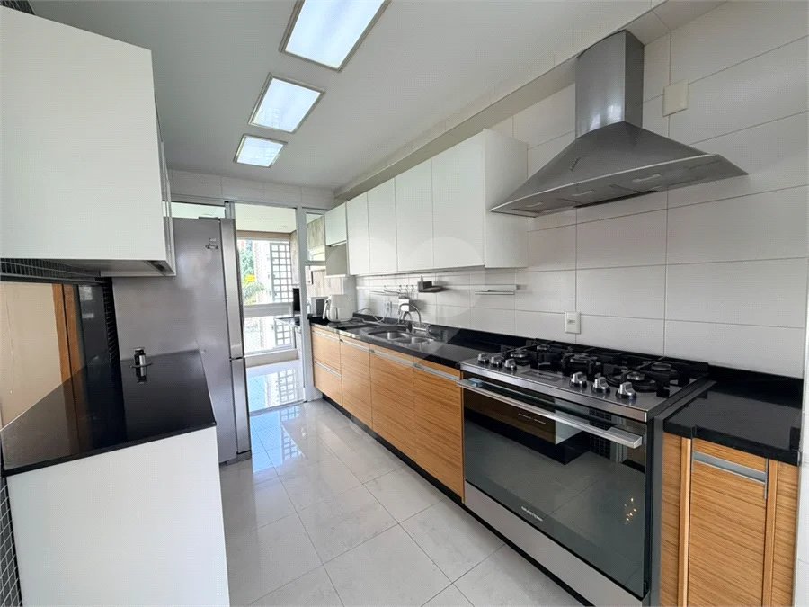 Apartamento à venda com 3 suítes em Vila Mariana, São Paulo, SP