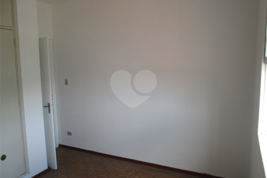 Sobrado à venda com 3 quartos em Horto, São Paulo, SP
