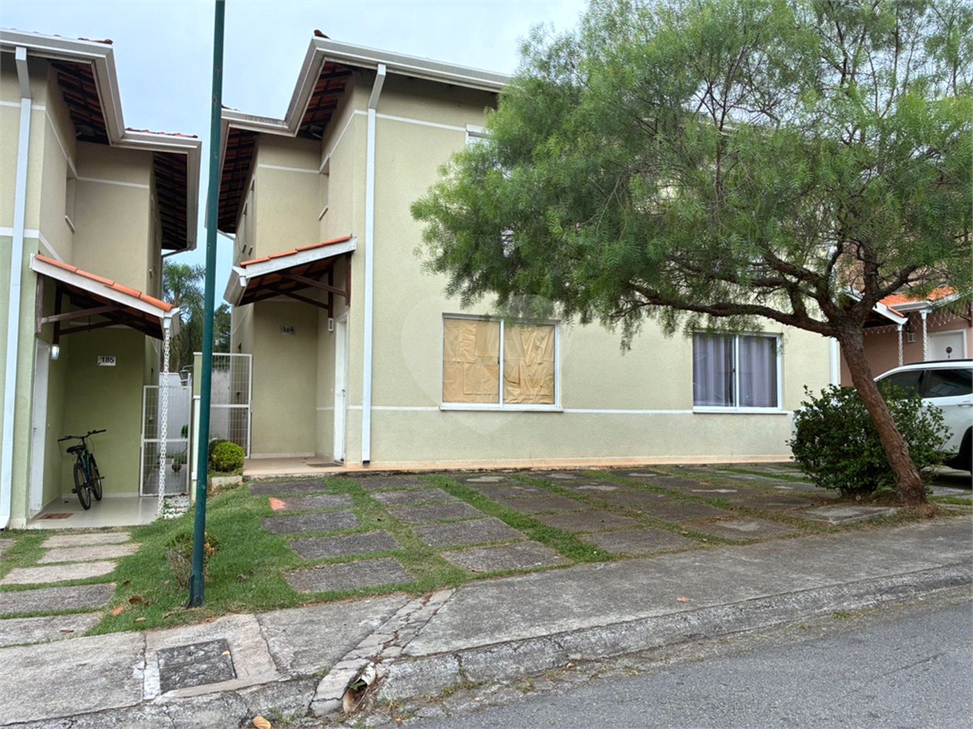 Sobrado à venda com 3 quartos em Jardim Petrópolis, Cotia, SP