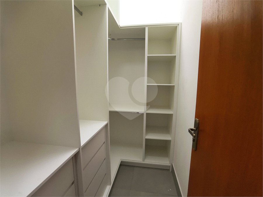 Casa à venda com 3 quartos, sendo 1 suíte,  no condomínio Terras de São Francisco, Sorocaba - SP