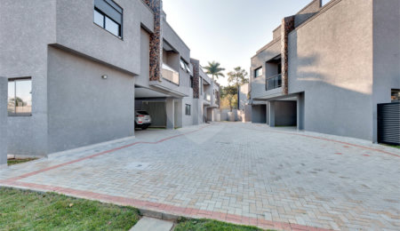 Casa à venda com 4 suítes no condomínio Reserva Robélia, São Paulo - SP