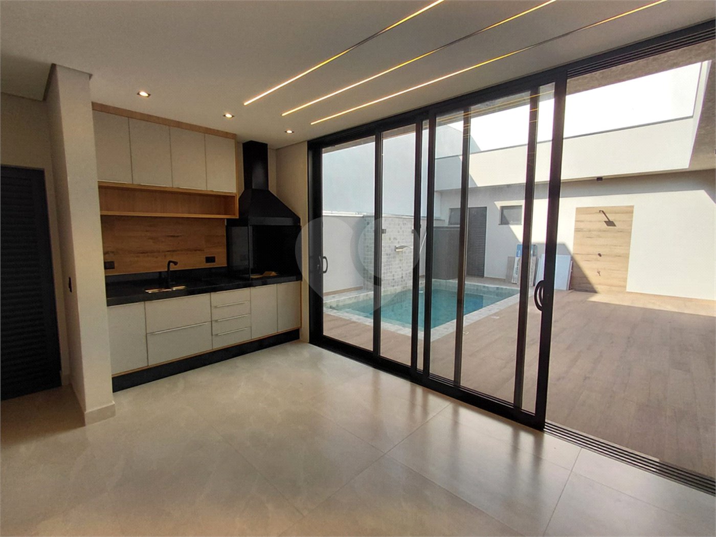 Casa à venda com 3 suítes no condomínio Residencial Milano, Indaiatuba - SP