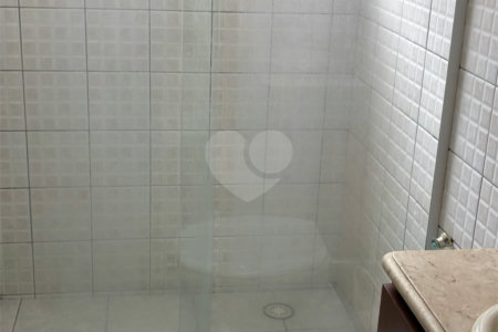 Casa à venda com 3 quartos, sendo 1 suíte,  em Vila Figueira, Suzano, SP