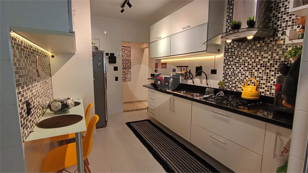 Apartamento à venda com 2 quartos, sendo 1 suíte, em Pitangueiras, Guarujá, SP