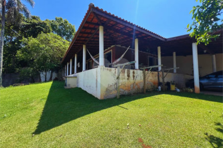 Chácara à venda com 3 quartos, sendo 1 suíte, em Chácara Companheiros, Jundiaí, SP